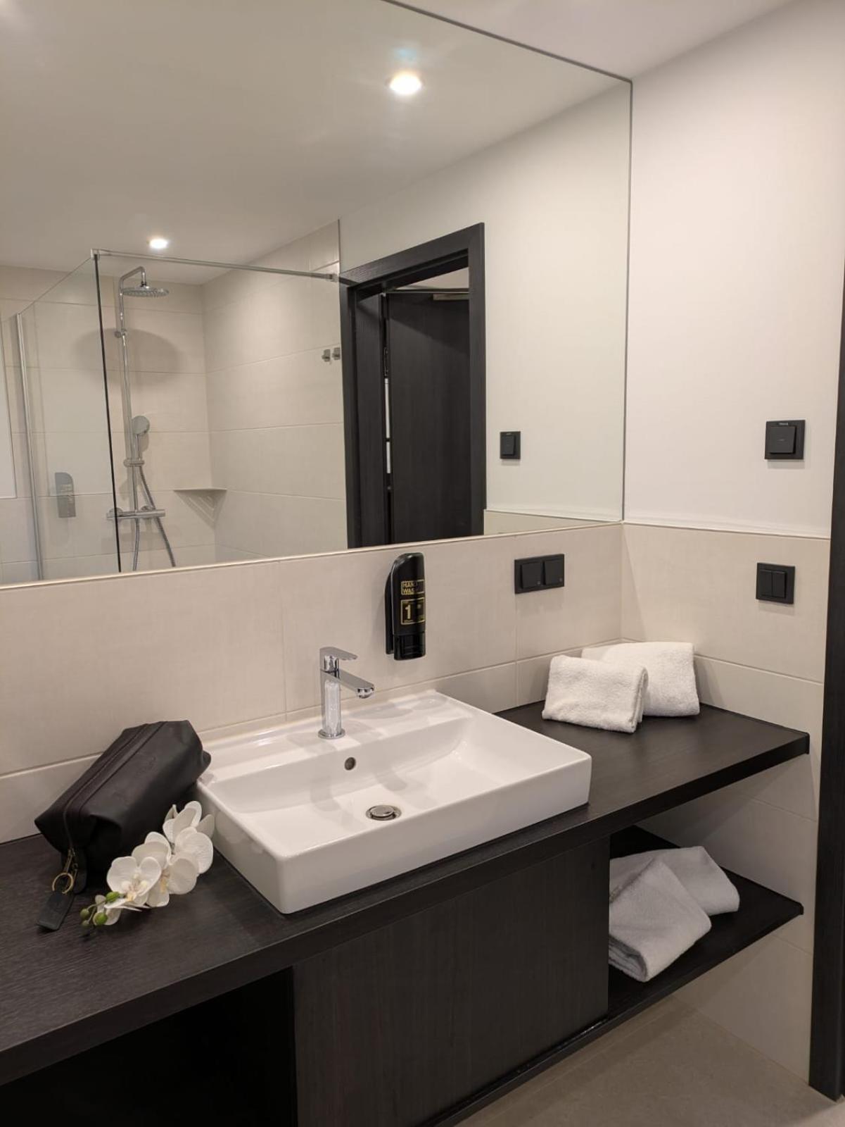 Seehotel Ecktannen Waren  Bagian luar foto